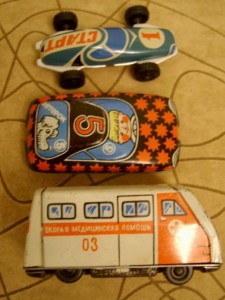 Игрушки машинки жестяны железные из СССР